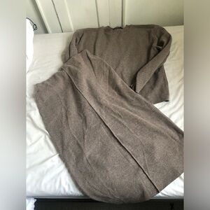 Women’s Zara sweater set